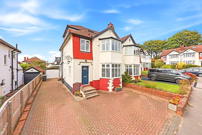 4 Bedroom Semi-Detached House For Sale In Kings Croft Gardens, Moortown, Leeds, LS17