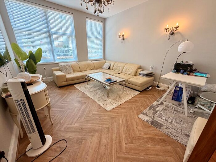 2 Bedroom Flat To Rent In Tollard Court, St Michaels Road, BH2