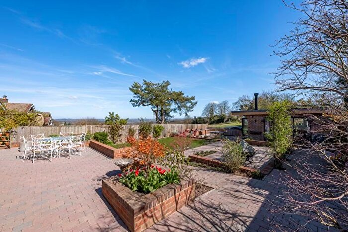 4 Bedroom Chalet For Sale In Scotsford Road, Broad Oak, TN21