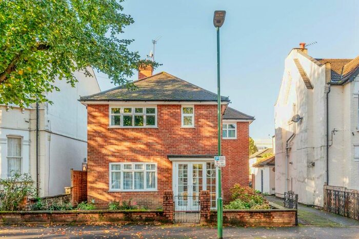 3 Bedroom Detached House To Rent In Lenham Road, Sutton, SM1