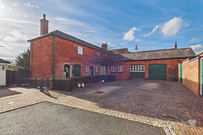 3 Bedroom Barn Conversion For Sale In The Woodlands, Tatenhill, DE13
