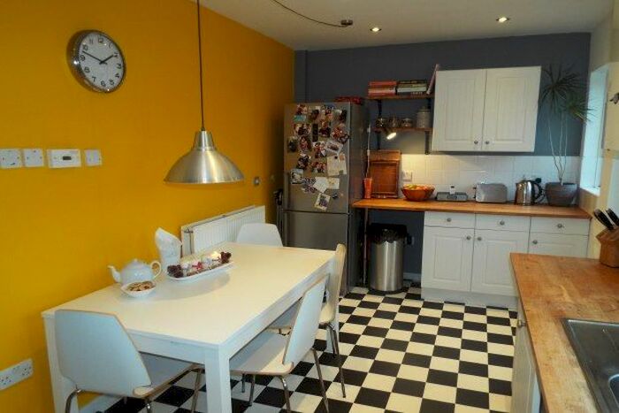 3 Bedroom Semi-Detached House To Rent In Woodley Square, Nottingham, NG6