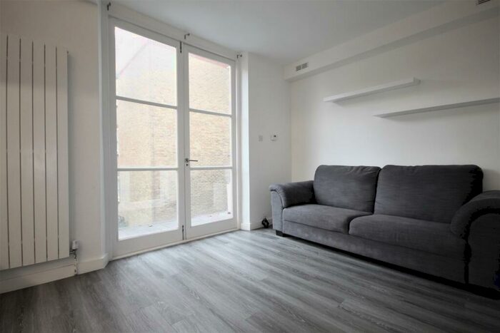 1 Bedroom Flat To Rent In Camden Road, Camden, N7