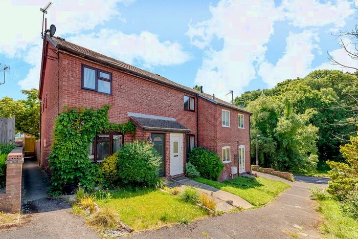 2 Bedroom Terraced House To Rent In Stable Close, Reading, RG7