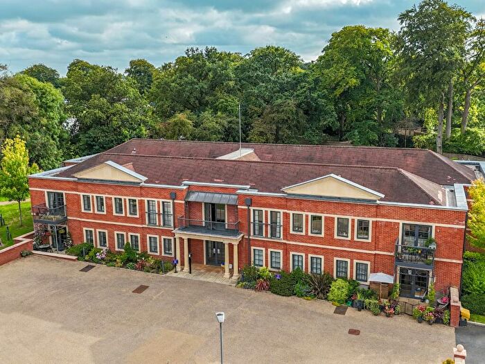 3 Bedroom Apartment For Sale In Redwood Drive, Failand, Bristol, Somerset, BS8