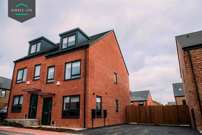 3 Bedroom Semi-detached House To Rent In Ravensworth Close, Sheffield, S2