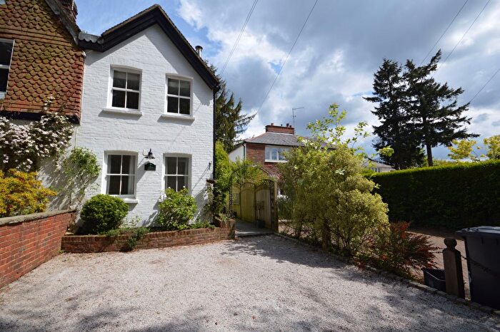 4 Bedroom Semi Detached House To Rent In The Avenue, Grayshott, Hindhead, Hampshire, GU26
