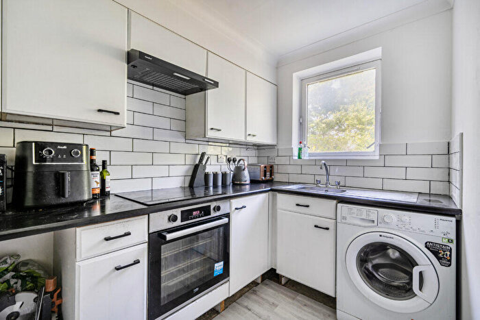 1 Bedroom Property For Sale In Hamilton Court, Wellington Road, BH8