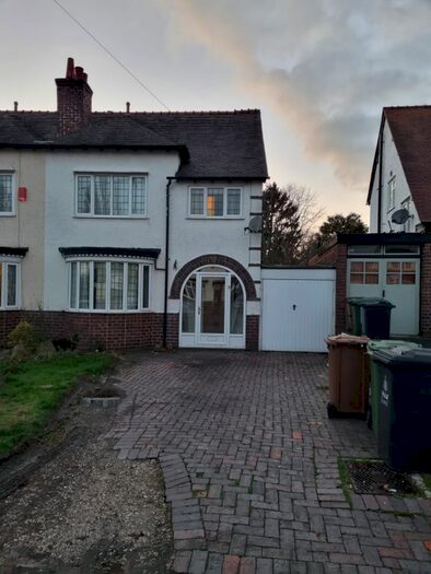 3 Bedroom Semi-Detached House To Rent In Lonsdale Road, Walsall, WS5