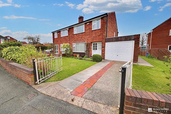 3 Bedroom Semi-Detached House For Sale In St. Marys Road, Halton, WA7