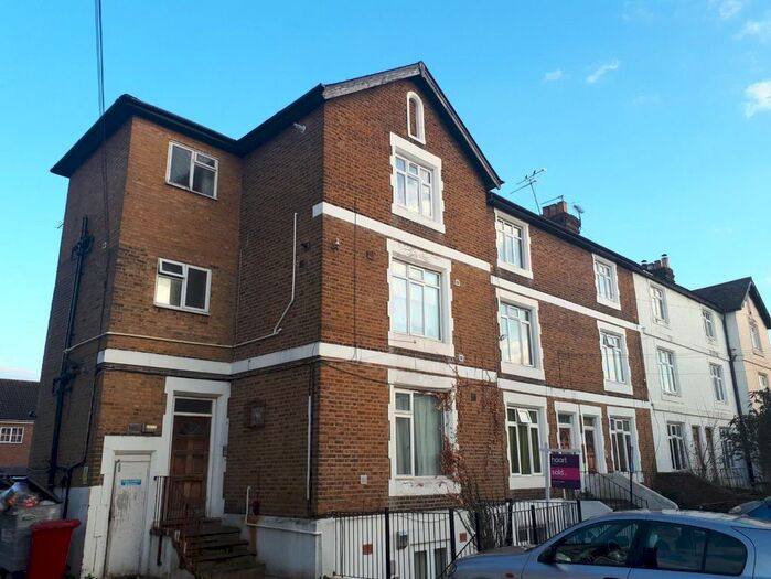 Studio To Rent In Hencroft Street South, Slough SL1