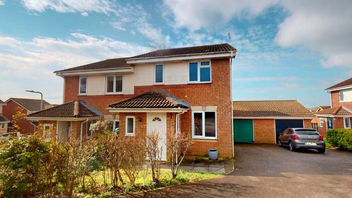 3 Bedroom Semi-Detached House To Rent In The Parks, Portslade, Brighton, BN41