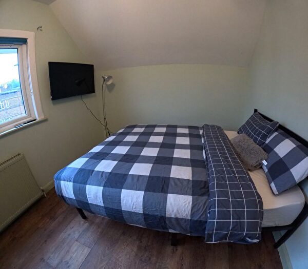 Studio To Rent In Greenford Road, Harrow, HA1