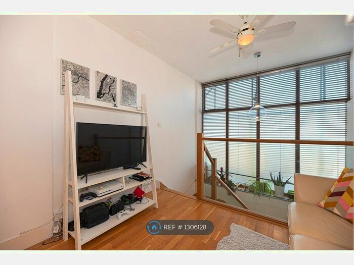 1 Bedroom Flat To Rent In Garratt Lane, London SW18