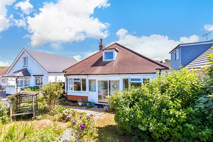 3 Bedroom Chalet For Sale In Felpham Gardens, Bognor Regis, West Sussex, PO22