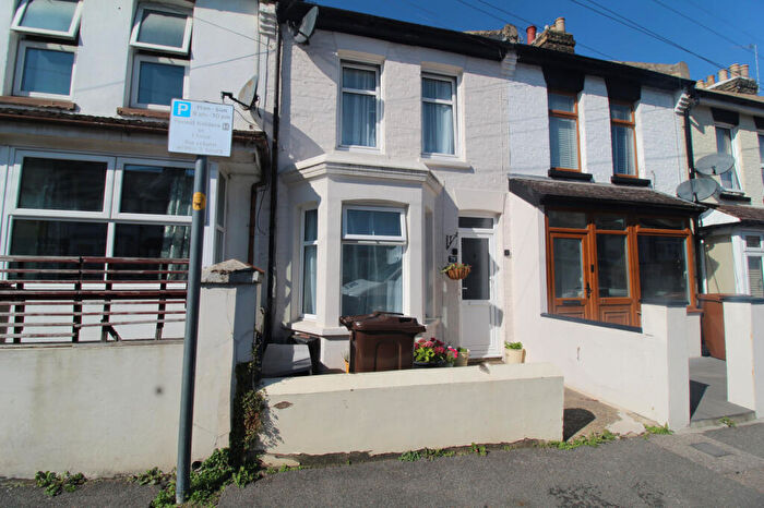 3 Bedroom Terraced House To Rent In Milton Road, Gillingham, Kent, ME7