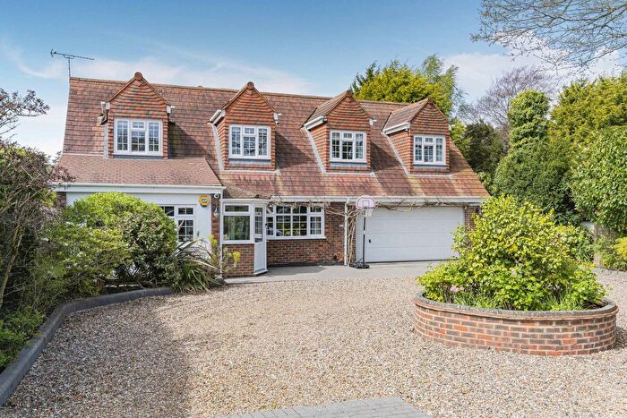 5 Bedroom Property For Sale In Aperfield Road, Biggin Hill, TN16