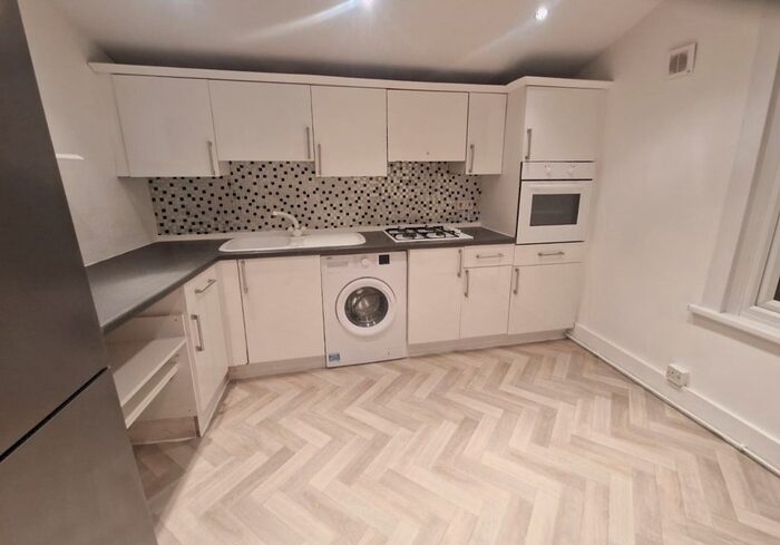 1 Bedroom Flat To Rent In B Thorold Road, Ilford, Essex, Eu, Uk, IG1