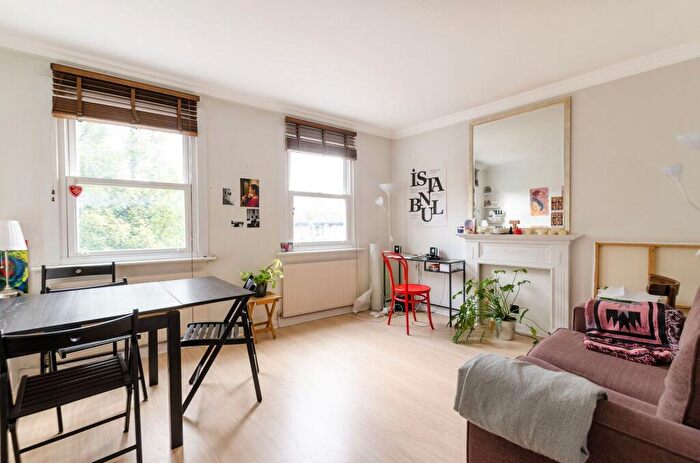 1 Bedroom Flat To Rent In Sidney Street, Whitechapel, London, E1