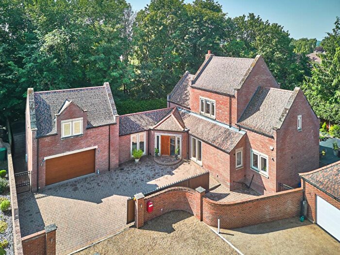 4 Bedroom Detached House For Sale In Park Drive, Sprotbrough, DN5