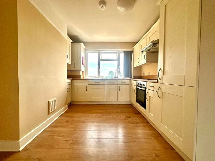 1 Bedroom Flat To Rent In St. Marys Lane, Upminster, RM14