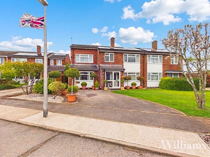 4 Bedroom Semi Detached House For Sale In Raven Crescent, Westcott, HP18