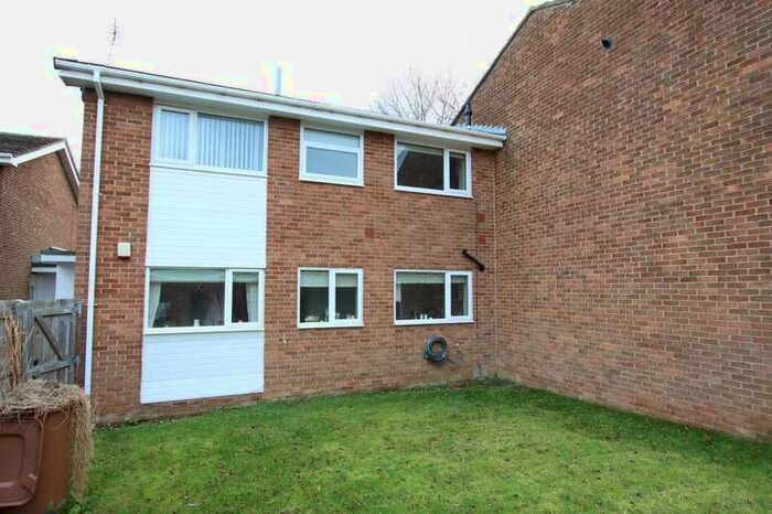 2 Bedroom Flat To Rent In Mitford Close, Oxclose, Washington, NE38