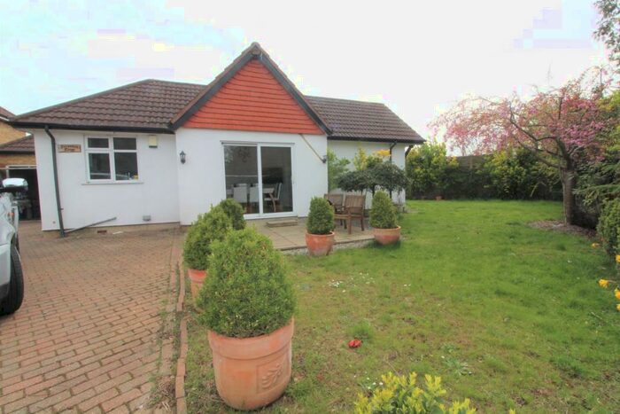 4 Bedroom Bungalow To Rent In Patanden Lodge, Cheshunt, EN8