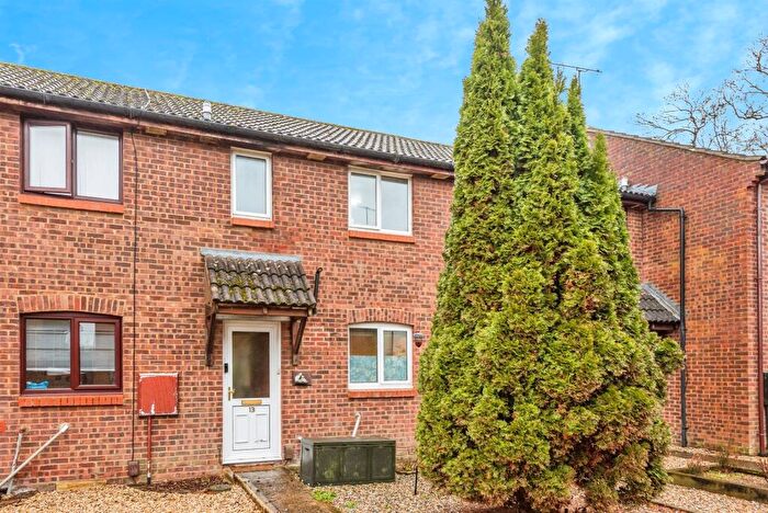 2 Bedroom Terraced House For Sale In Windflower Road, Swindon, SN25