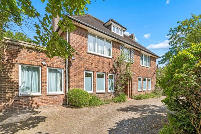 5 Bedroom Detached House For Sale In Farm Avenue, London, NW2