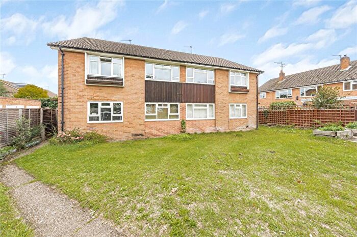 2 Bedroom Maisonette For Sale In Beverley Road, Hampton Wick, KT1