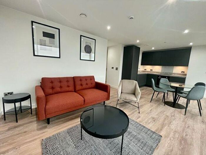 2 Bedroom Apartment To Rent In Oxygen Tower, Manchester, M1