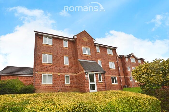 2 Bedroom Flat To Rent In Lowestoft Drive, Slough, SL1