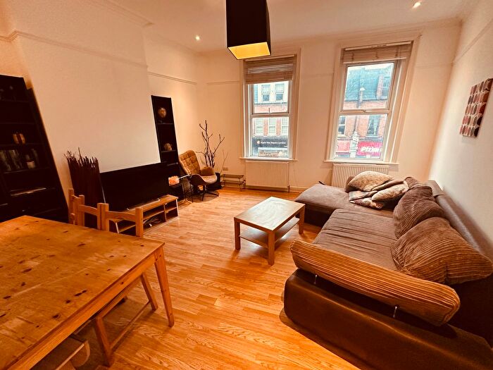 3 Bedroom Maisonette To Rent In Tottenham Lane, London, N8