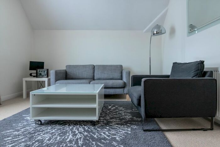 1 Bedroom Flat To Rent In Kew Gardens Road, Richmond, TW9