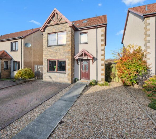 4 Bedroom Detached House For Sale In Sutherland Crescent, Abernethy, Perthshire, PH2
