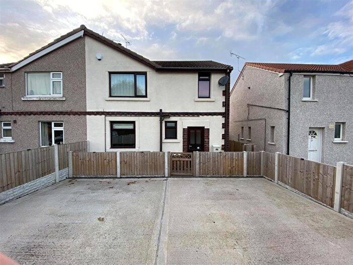 3 Bedroom Semi-Detached House To Rent In Mansfield Road, Clowne, Chesterfield, S43