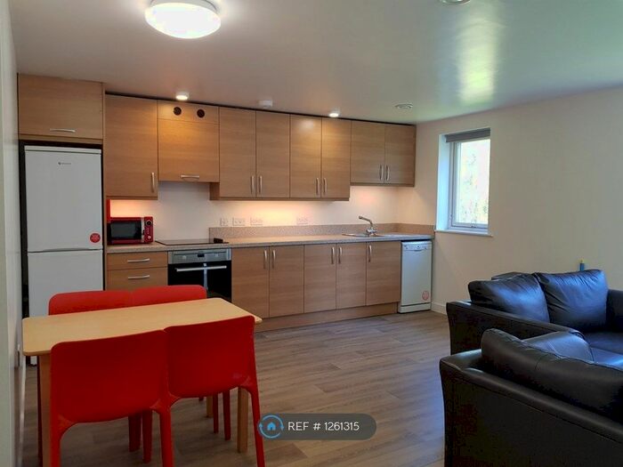 3 Bedroom Flat To Rent In Columbia Lodge, Southampton SO16