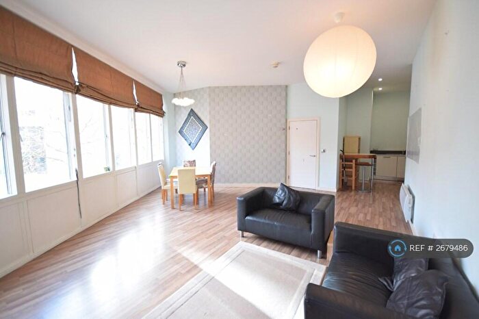 3 Bedroom Flat To Rent In Thomas Lane, Bristol, BS1
