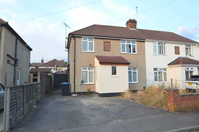 2 Bedroom Semi-Detached House To Rent In Addlestone, KT15
