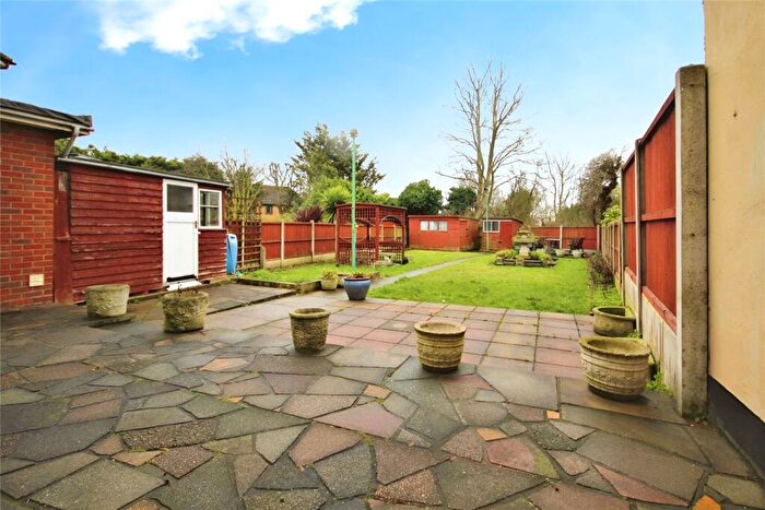 3 Bedroom Semi-Detached House To Rent In Findon Gardens, Rainham, RM13