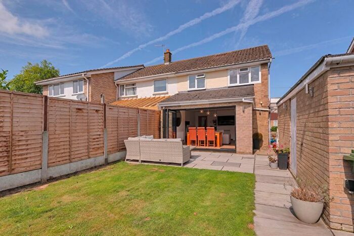 3 Bedroom End Of Terrace House For Sale In Willow Crescent, Five Oak Green, Tonbridge, TN12