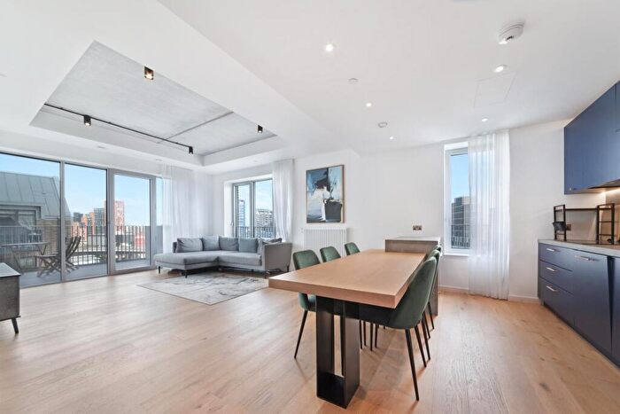 2 Bedroom Apartment For Sale In Serapis House, Goodluck Hope Walk, London, E14