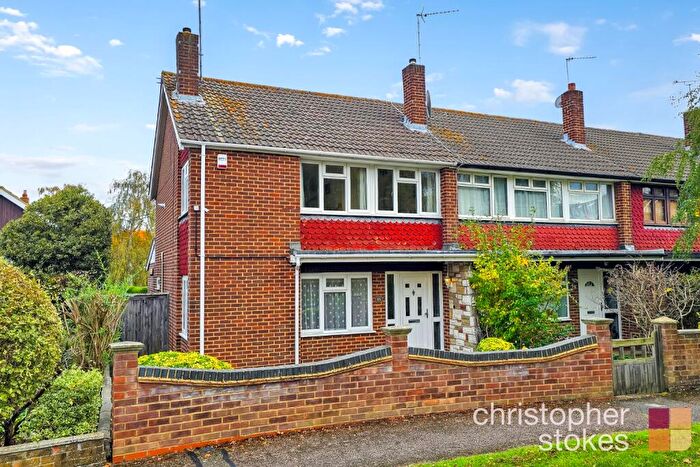 3 Bedroom End Of Terrace House For Sale In Roselands Avenue, Hoddesdon, Hertfordshire, EN11