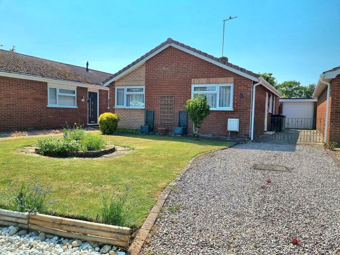 2 Bedroom Detached Bungalow For Sale In Manor Way, Deeping St James
