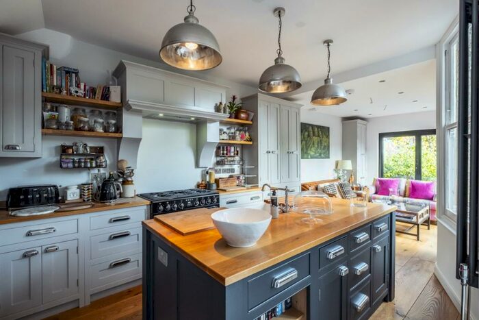 5 Bedroom Terraced House To Rent In Warner Road, London, N8