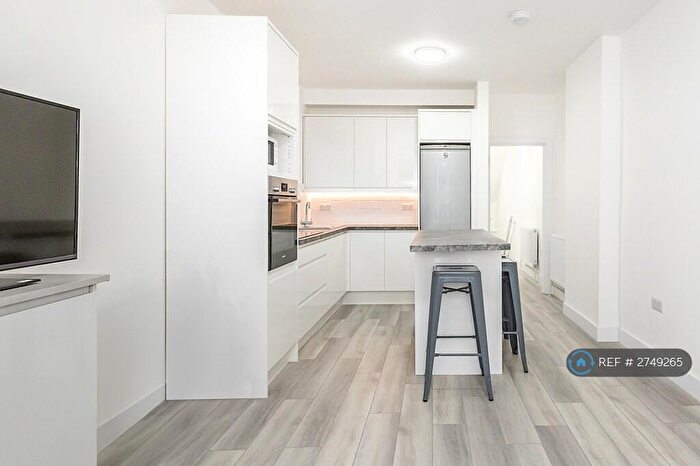 4 Bedroom Flat To Rent In Mannock Road, London, N22