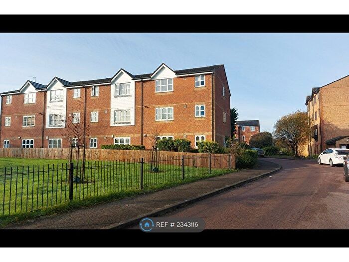 2 Bedroom Flat To Rent In Taunton Drive, London, N2