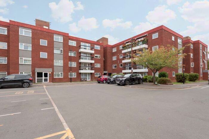 1 Bedroom Flat To Rent In Grange Gardens, London, N14