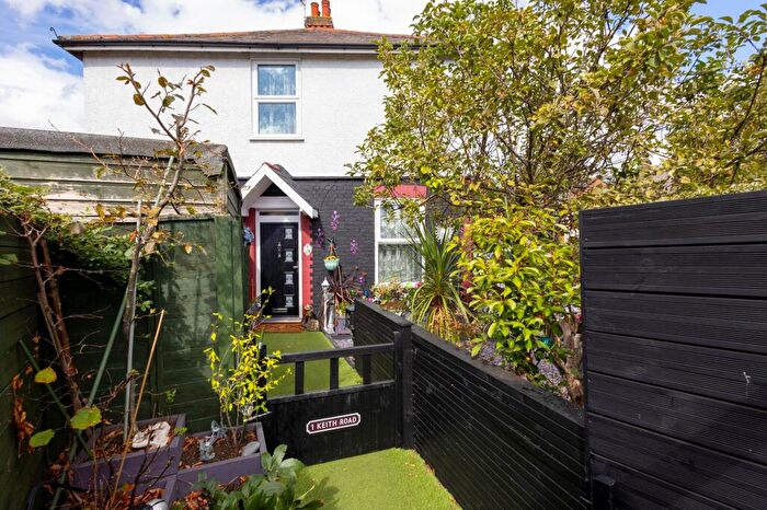 3 Bedroom Semi Detached House For Sale In Keith Road, London, E17